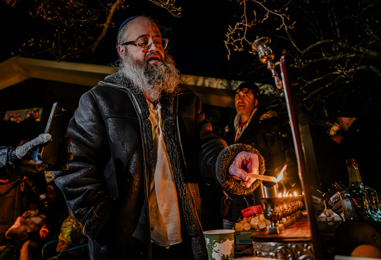 Menorah brings light to dark act in Swampscott