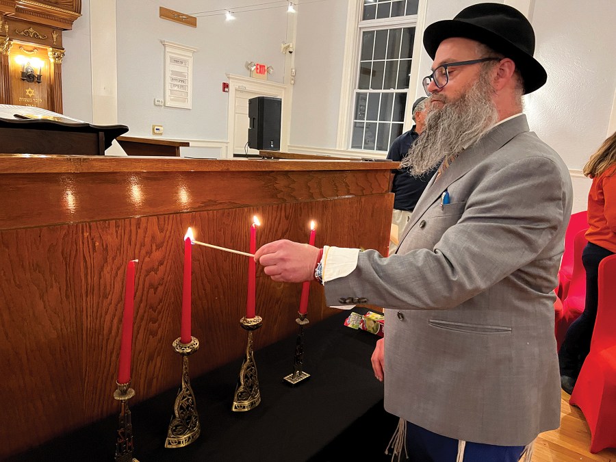 In Swampscott, tears for the Bibas family and Oded Lifshitz